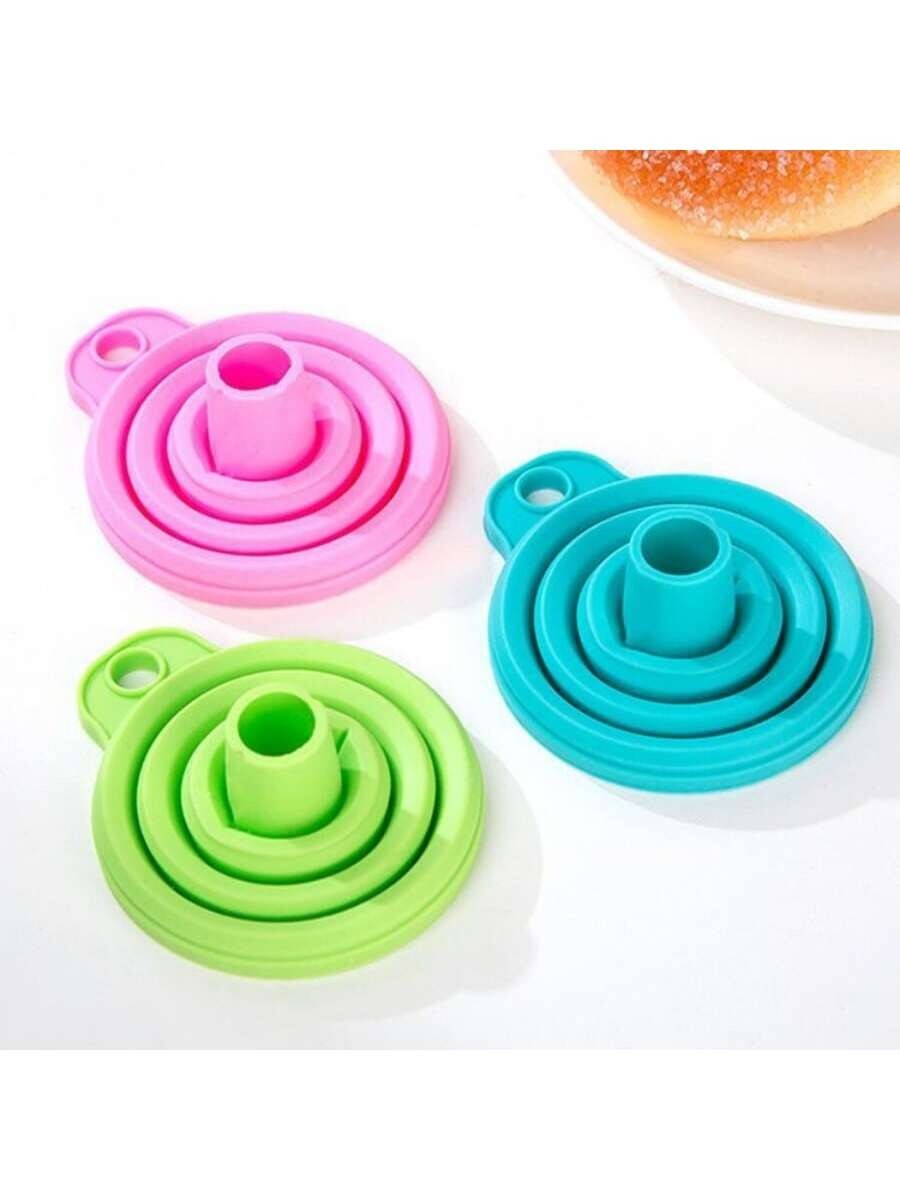 Collapsible silicone foldable kitchen liquid funnel - Random Colour Sent