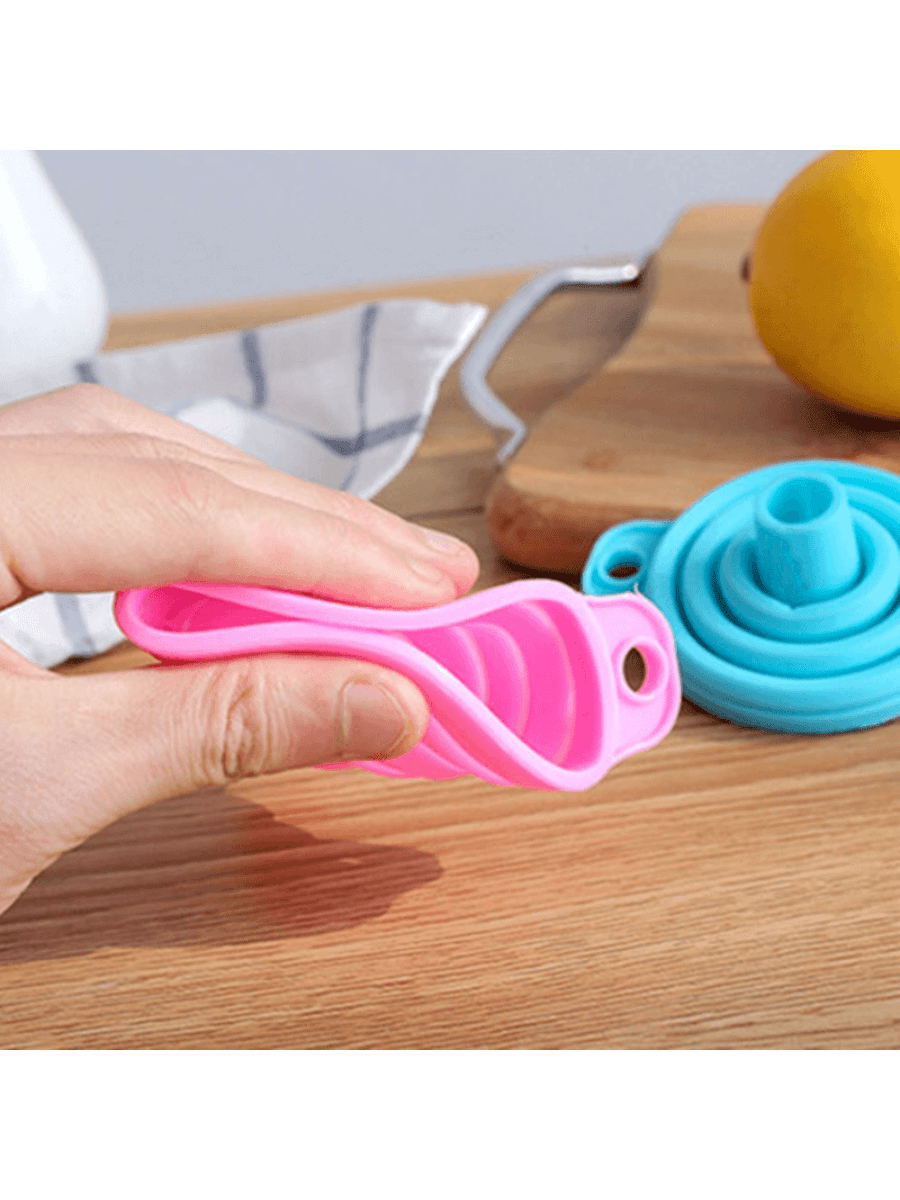 Collapsible silicone foldable kitchen liquid funnel - Random Colour Sent